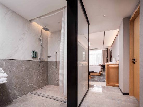 Hilton Garden Inn Beijing Temple of Heaven East Gate Station - Tap to explore photos