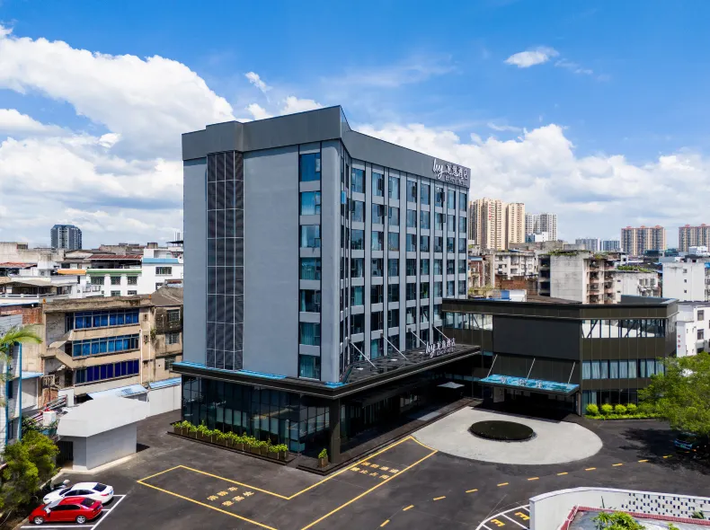 Dragon Ease Hotel Luzhai Square Branch