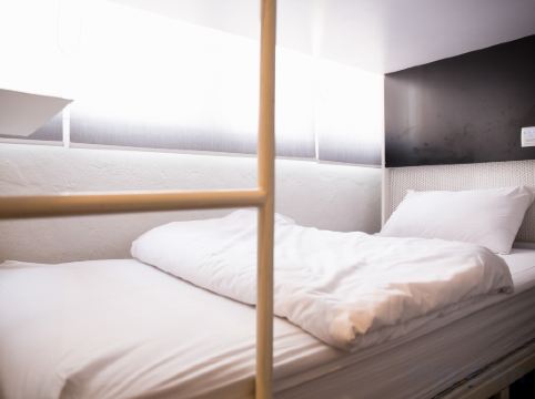 Movylodge Hostel Room Type - Bed In 4 Bunk Mixed Dorm With Shared Bathroom