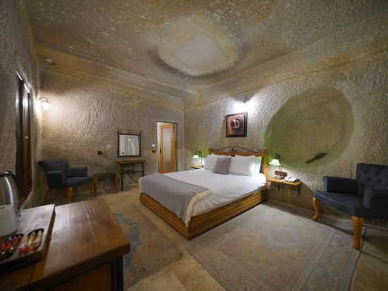 Design Cave Hotel Room Type - Bedroom 1