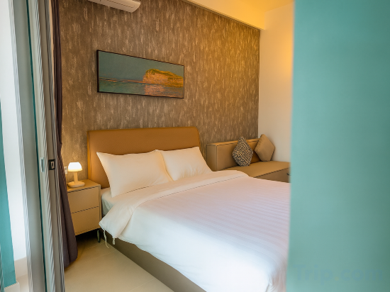 Phnom Penh Infinity Pool Down to $25/N - M Residence Room Type - Deluxe Queen Room