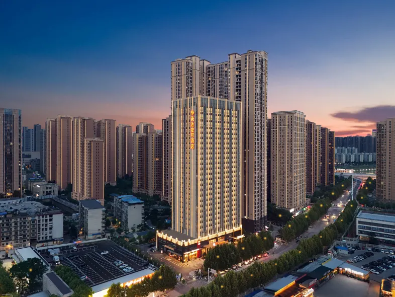 Ramada Encore Hotel (Wuhan Wangjiawan Yulong Road Subway Station Shop )