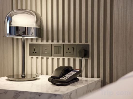 RELC International Hotel Room Type - Executive King Room