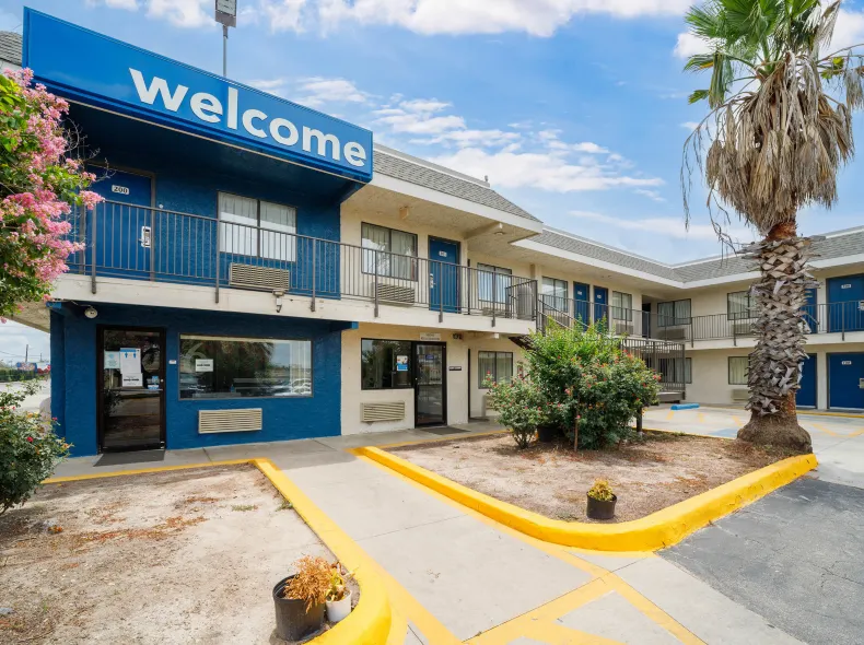 Motel 6 San Antonio, TX - Fort Sam Houston