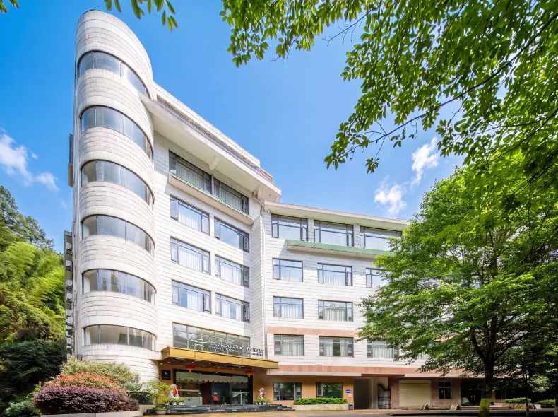 Changtian Tourism Qinlu Yunqi Hotel（Jinggangshan North Hongjun  Road Branch）