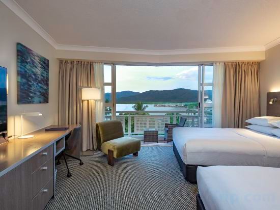 DoubleTree by Hilton Hotel Cairns Room Type - Deluxe Two Double Room With Water View And Balcony DoubleTree by Hilton Hotel Cairns Room Type - Deluxe Two Double Room With Water View And Balcony