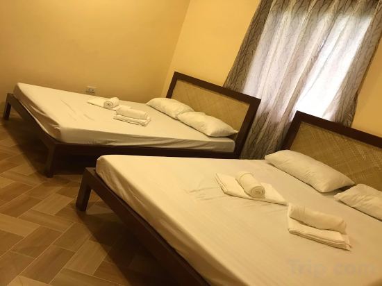 Avila's Hostel Moalboal