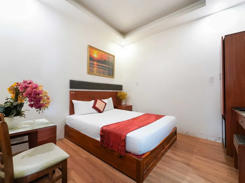 Collection O Eva Hotel District 8 Near Ben Thanh Market