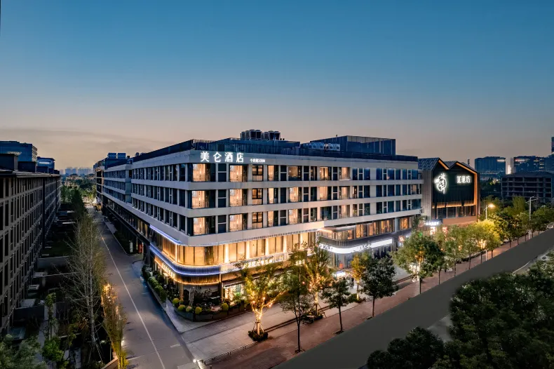 Madison Zhengzhou Longhu Financial Island