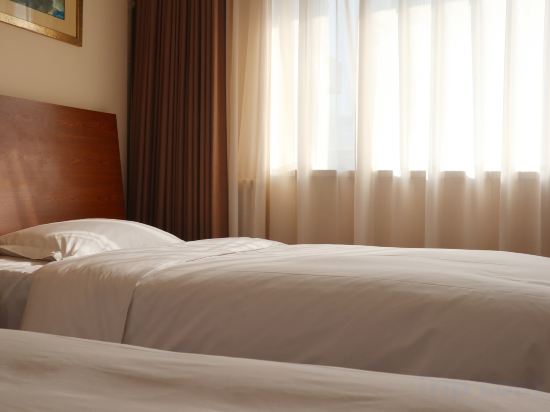 Comfort Suites Room Type - Comfy 2-bed Room