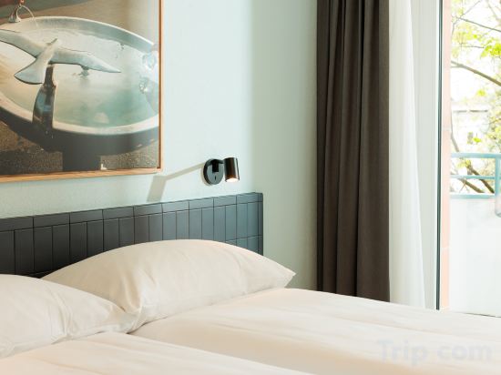 Fred Hotel Central Room Type - Queensize Room