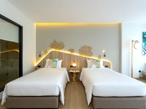 Phuket Emerald Beach Resort - Tap to explore photos
