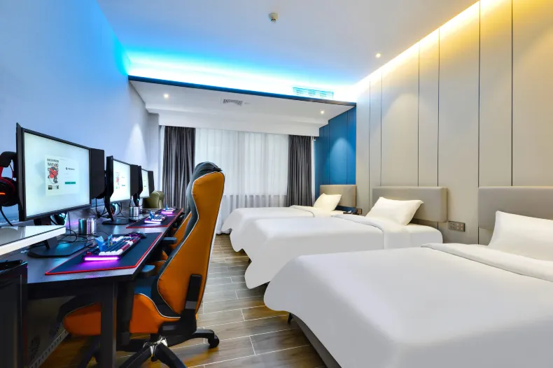 WanYoo Esports Hotel (Guangzhou Tianhe Smart City Subway Station)