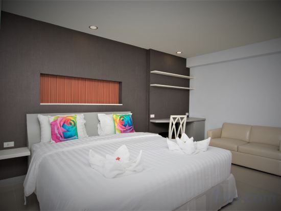 Chateau de Sukhumvit Room Type - Deluxe Room : Double/Twin Non Smoking Chateau de Sukhumvit Room Type - Deluxe Room : Double/Twin Non Smoking