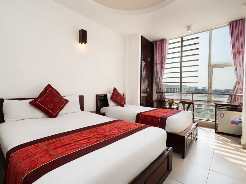 Collection O Dinh Dinh Hotel - Near Tan Son Nhat Airport