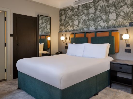 DoubleTree by Hilton Brighton Metropole Room Type - Queen Room