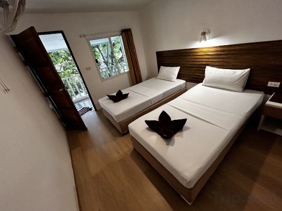 Coco's Guesthouse Room Type - Budget Twin Room With Fan- NO Hot Water