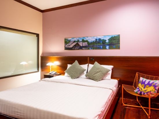 The President Hotel at Chokchai 4 Room Type - Deluxe King Room