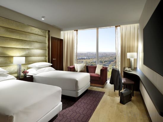 Hyatt Regency Barcelona Tower Room Type - Deluxe Twin Room with Panoramic View - High Floor