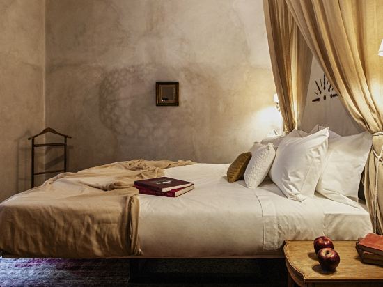 Shila Athens Room Type - La Boheme