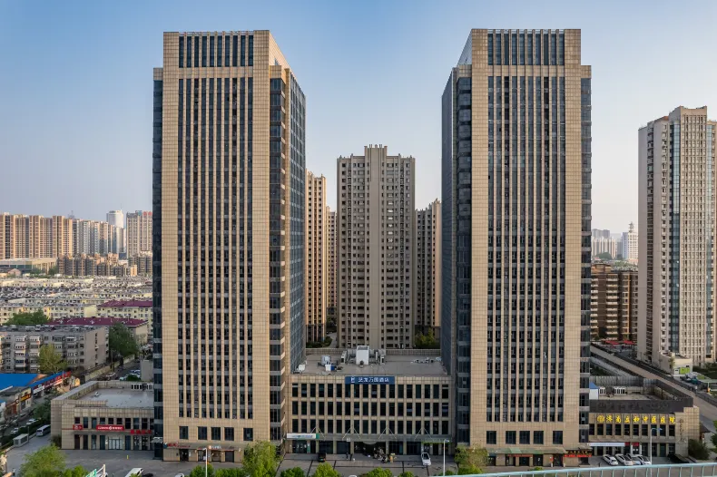 藝龍萬國飯店（濟南火車站北廣場K88名泉廣場店）