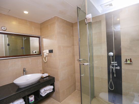 Sky City Hotel Dhaka Room Type - Deluxe King Room