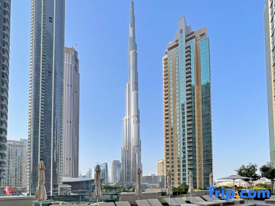 bnbme | Luxury Apt | Pool w/ Burj Khalifa Views