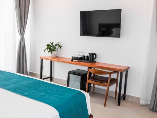 Emerald Residence Kampot - Tap to explore photos