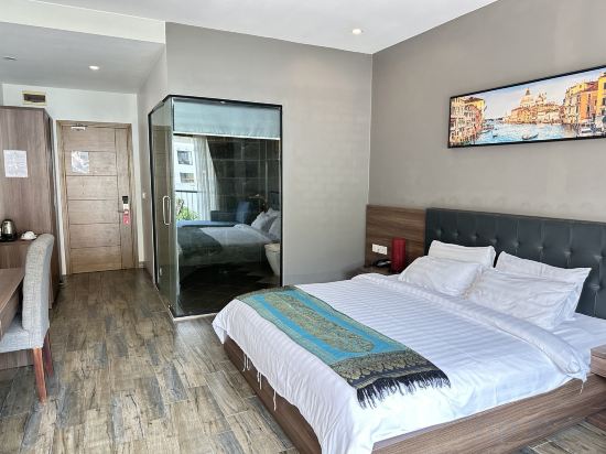 Kep Bay Hotel & Resort Room Type - Deluxe King Mountain View 