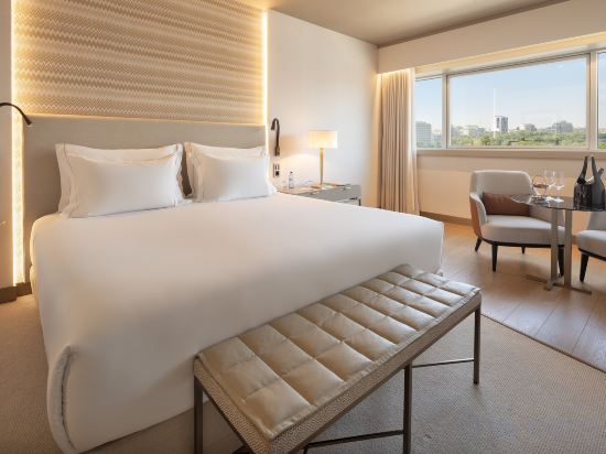 EPIC SANA Marques Hotel Room Type - Deluxe Room