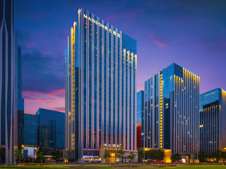 Madison Hotel (East Square Zhengzhou East Railway Station)