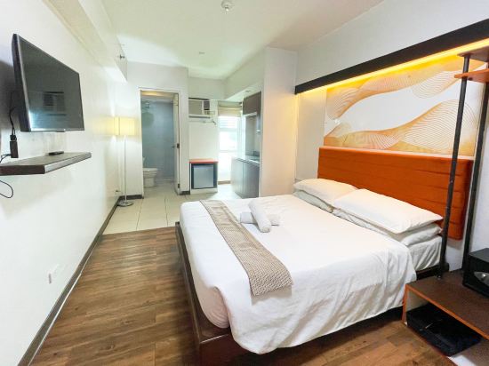 H Hotel Quezon City Room Type - Deluxe Room