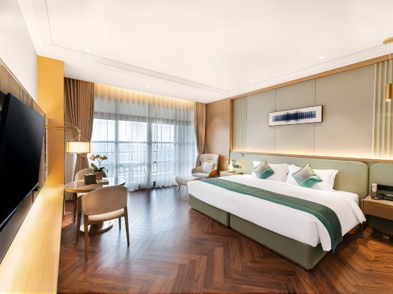 Flower Expo State Guest Hotel Room Type - Queen Room with Lake View