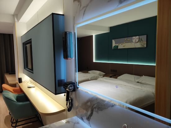Dongxiangting Hotel (New China International Exhibition Center Capital Airport Branch Beijing) Room Type - Business Family Room