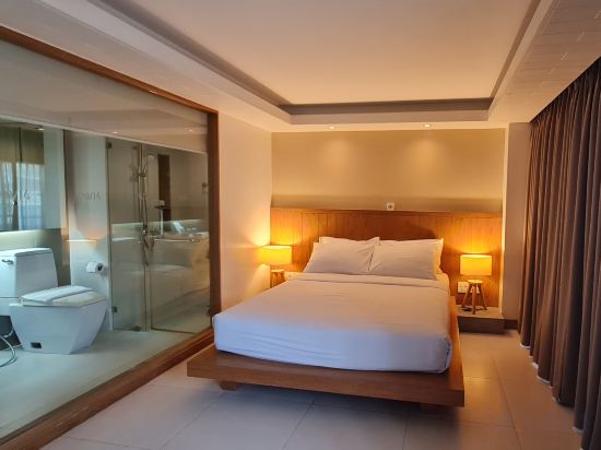 W14 Pattaya Room Type - Superior Queen Room