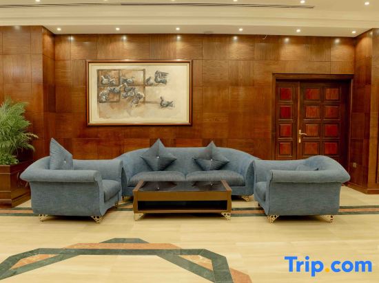 Luxe Grand Hotel