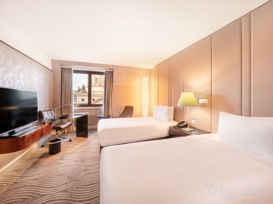 Hilton Berlin Room Type - Twin Room Dome View
