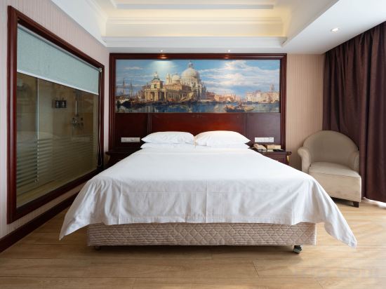 Vienna Hotel Shanghai Happy Valley Room Type - Deluxe Double Room