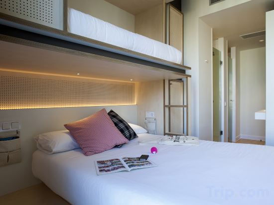 TOC Hostel Barcelona Room Type - Quadruple Room