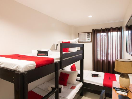 RedDoorz Plus @ Diola Villamonte Bacolod Room Type - RedDoorz Triple Room
