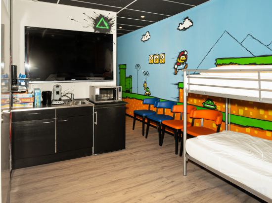 Amsterdam Teleport Hotel Room Type - Game Bunker