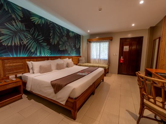 Bohol Beach Club Room Type - Deluxe Green Room
