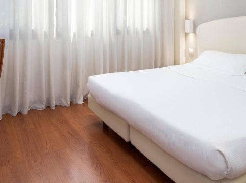 Best Western Air Hotel Linate Room Type - Economy Twin Room With Disability Access