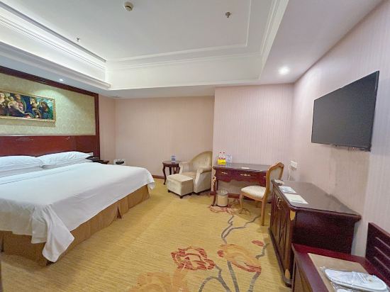 Vienna Hotel Shanghai Happy Valley Room Type - Special Queen Room