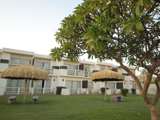 Pyramids Park Resort Cairo - Tap to explore photos