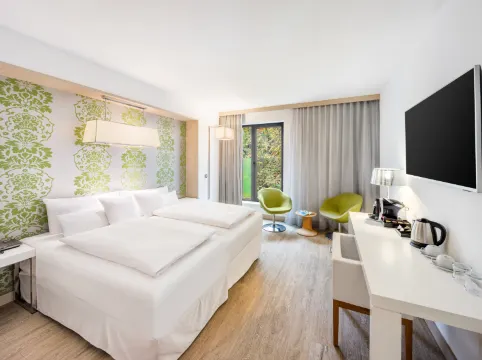 Occidental Praha Five