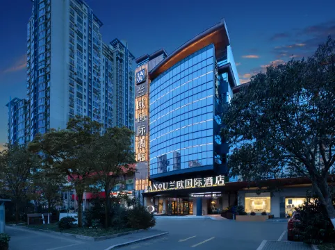 Lanou International Hotel, Hong Kong Middle Road, May Fourth Square, Qingdaoh Square, Qingdao