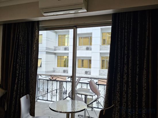 Valentino's Hotel Room Type - Balcony Room, 1 King Bed