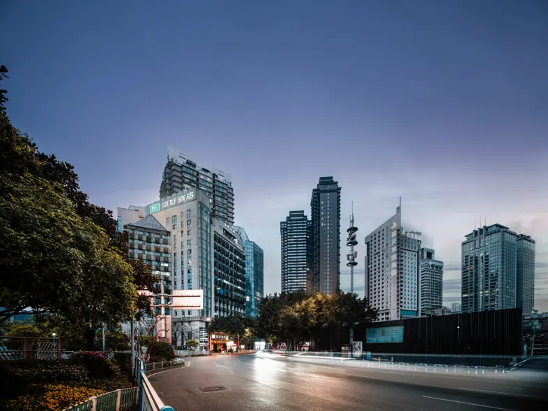 Ni Hao Hotel (Chongqing Lianglukou Subway station)