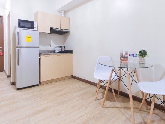 RedDoorz Plus @ Cuarto Verde Staycation Room Type - RedDoorz Room